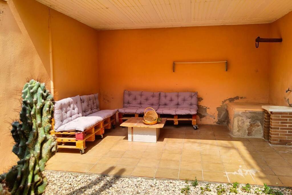 Вилла Casa Bretalunya Benissanet Экстерьер фото